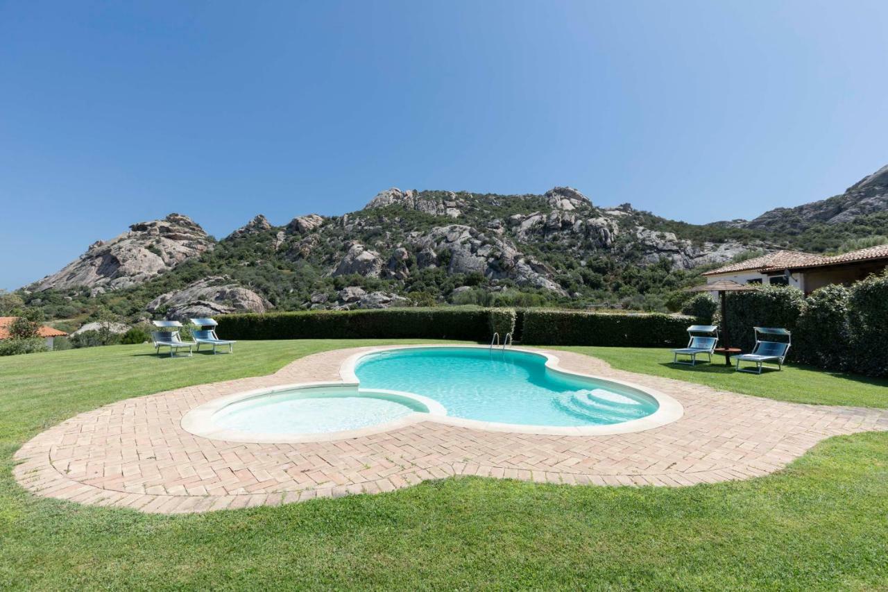 Villa Iris With Pool Baja Sardinia Kültér fotó